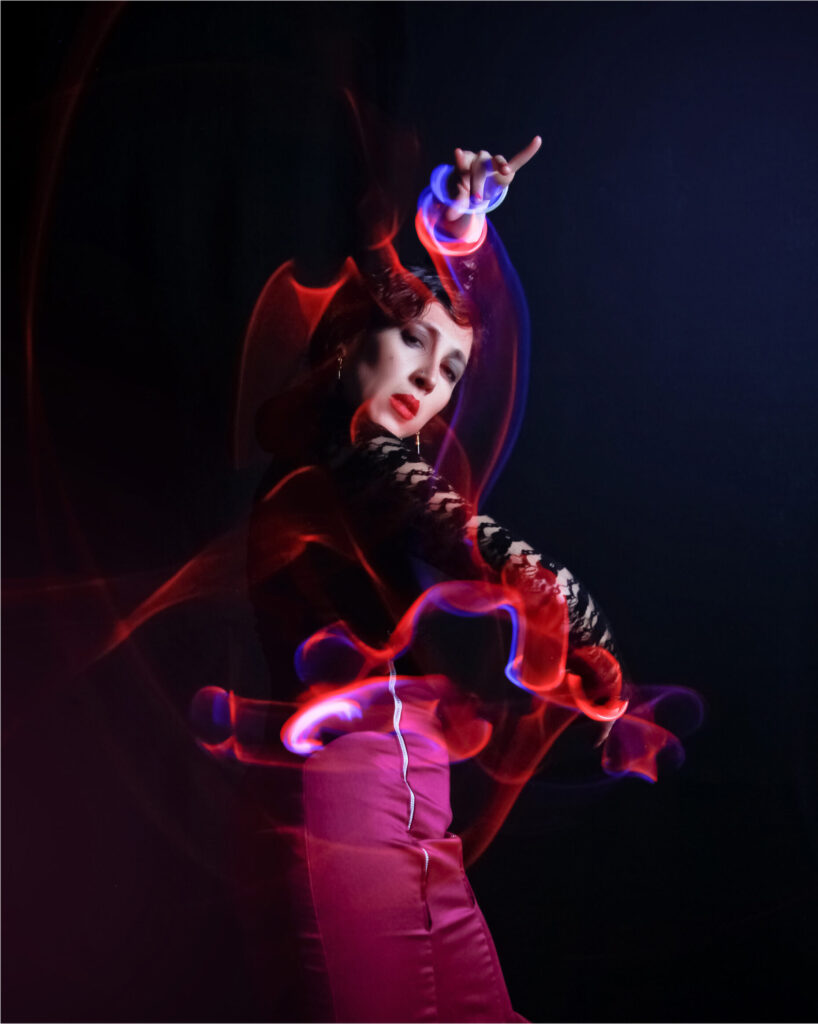 Posando-vestida-de-flamenca-moderna.jpg